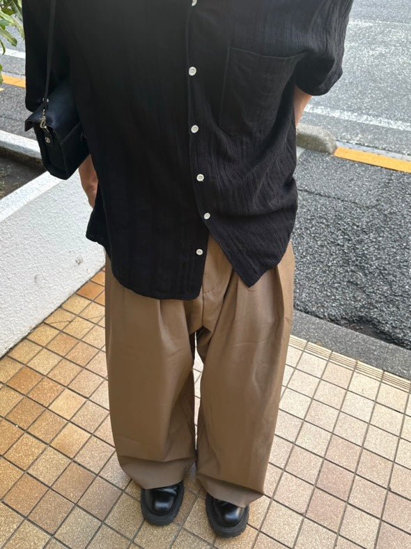 タック入りハイウエストパンツ