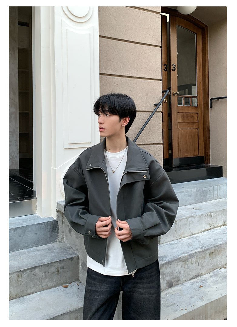 Short jacket with collar