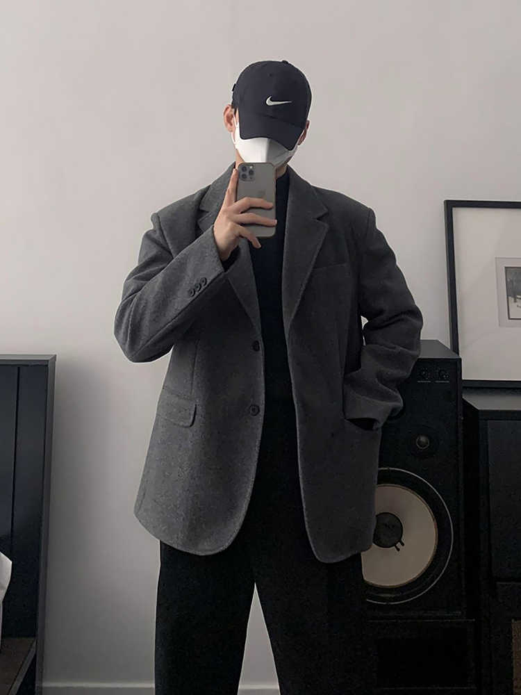 Short wool jacket
